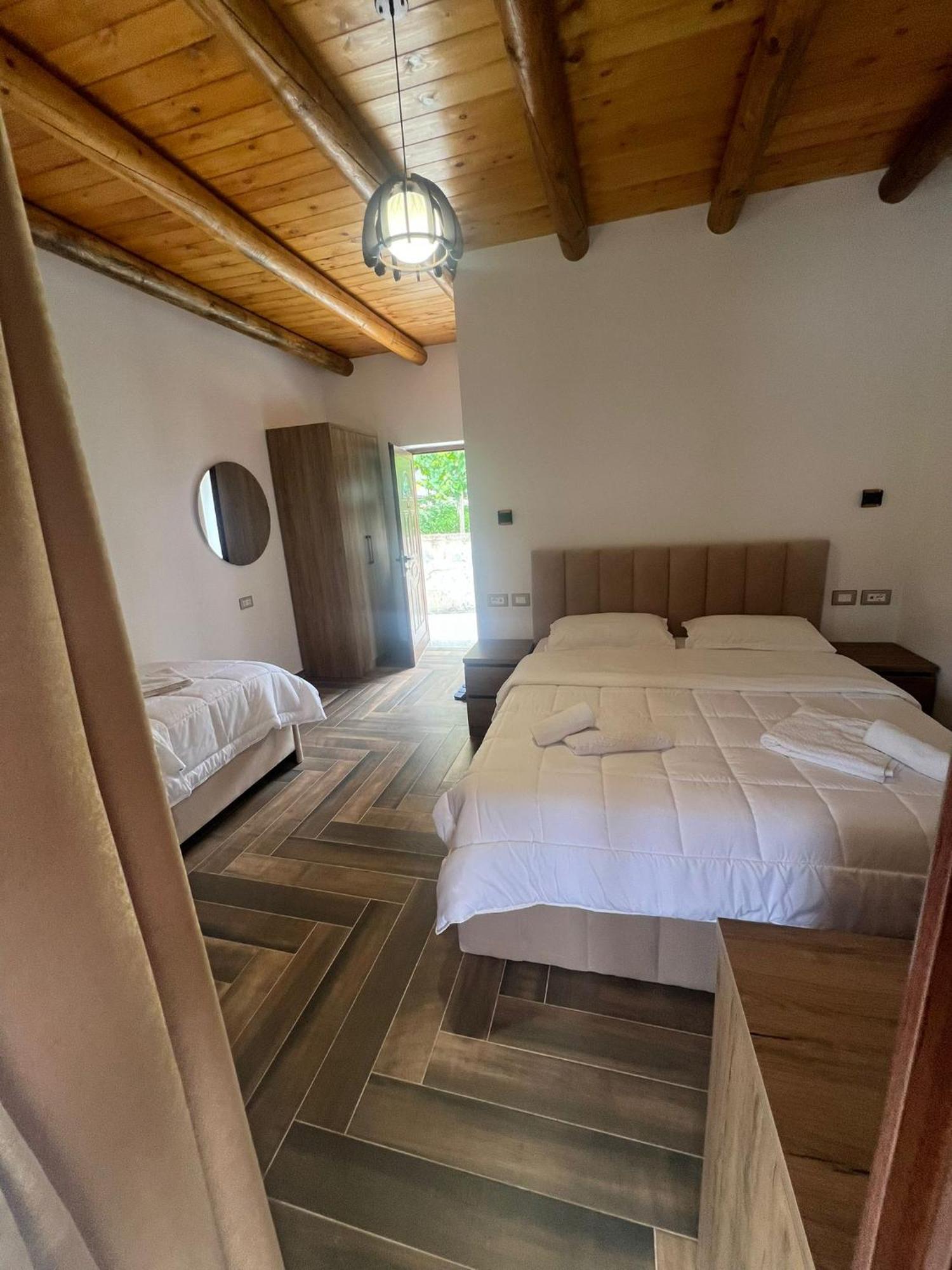 Guest House Bracaj Corovode Exterior photo