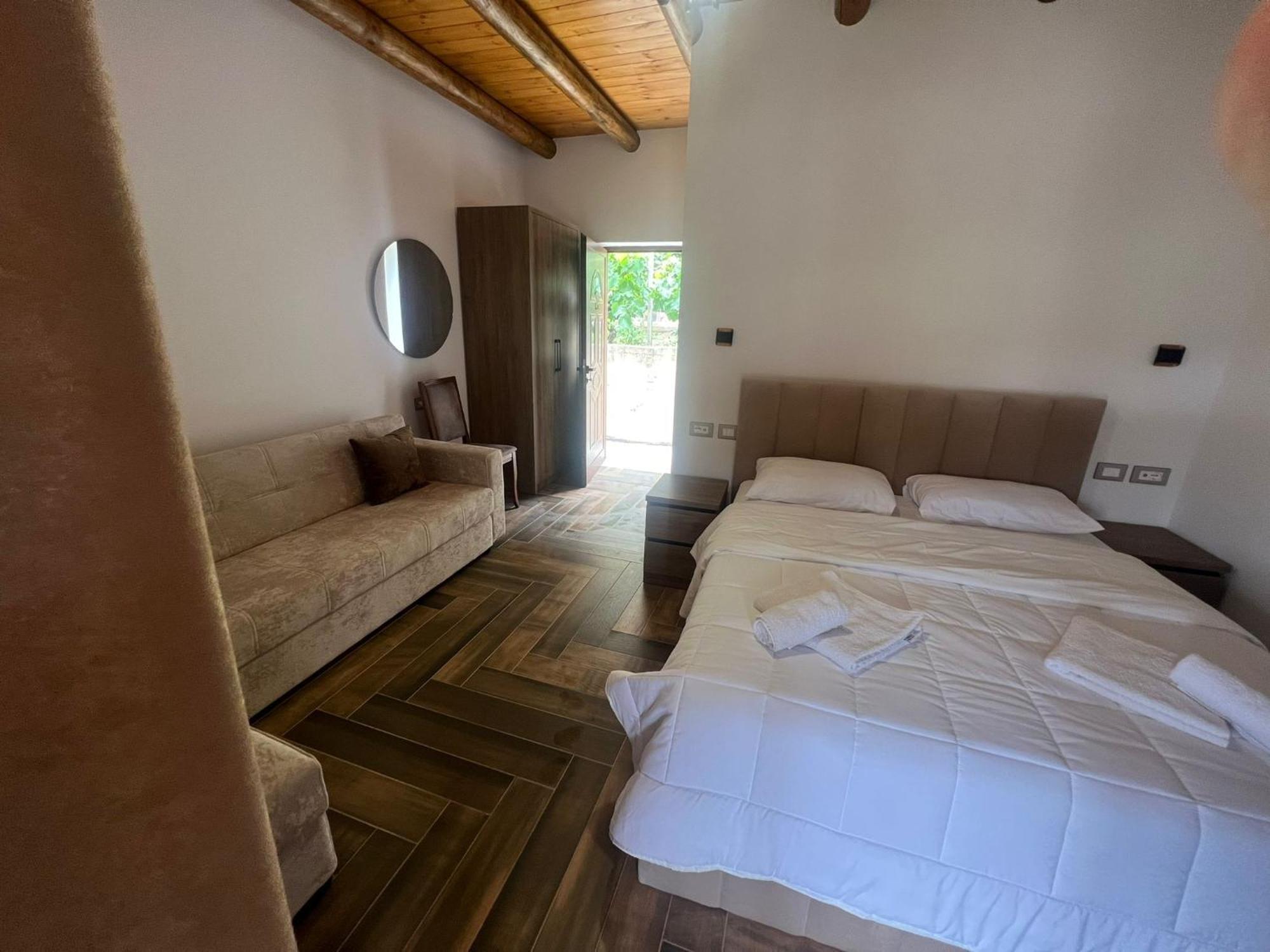 Guest House Bracaj Corovode Exterior photo